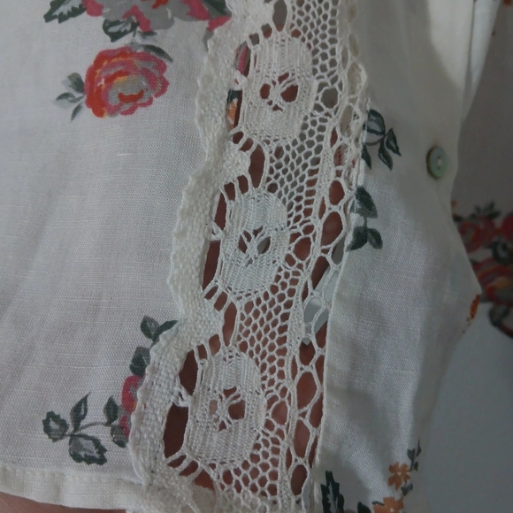 ZARA,Floral Embroidered Blouse - Picture 3 of 10